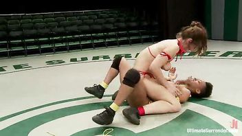 Petite wrestlers Audrey Rose and Nikki Darling go head to head