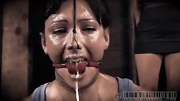 Screaming slave beauty is punished for her naughty desires